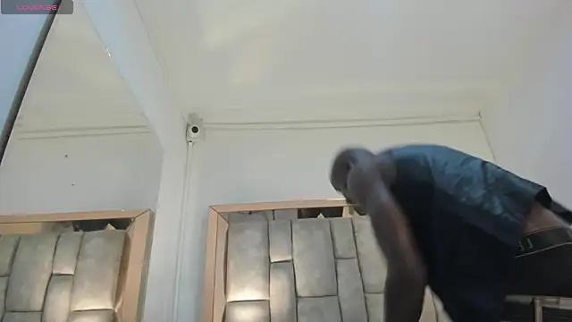 Titan Moreno  online show from 04-06-26, 12:06