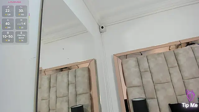 Titan Moreno  online show from 03-27-26, 12:06