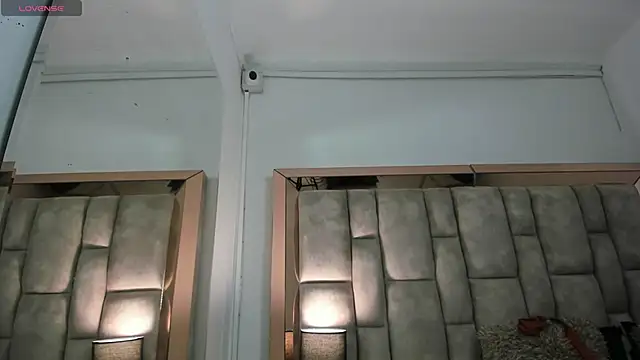 Titan Moreno  online show from 05-21-26, 12:02
