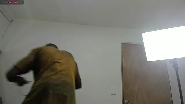 Titan Moreno  online show from 05-25-26, 12:04