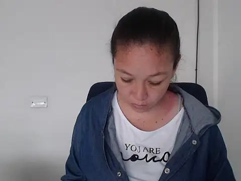 Snapshot of Eliane_cooper21 chatting on 03-02-26, 10:27 Eliane cooper21 online show from 03-02-26, 10:27