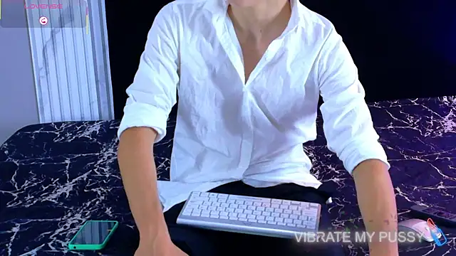 Snapshot of Danteandviolete_cr chatting on 05-02-26, 11:37 Danteandviolete cr online show from 05-02-26, 11:37