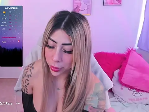 Martina robertss online show from 06-17-26, 01:21