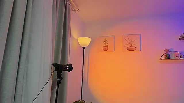 AlaiaRogers online show from 05-11-26, 10:38
