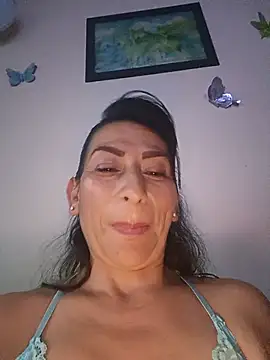 Snapshot of Lucia_Rios chatting on 06-18-26, 11:10 Lucia Rios online show from 06-18-26, 11:10