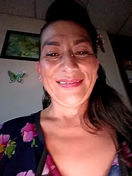 Lucia Rios online show from 05-06-26, 11:09