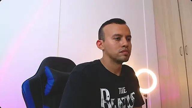 Damian Wish online show from 03-08-26, 01:11