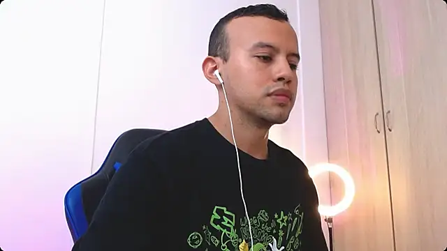 Damian Wish online show from 03-11-26, 07:41