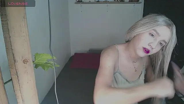 Kary Blush online show from 05-17-26, 08:42
