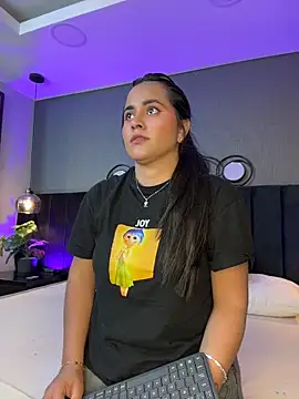 alejandra  garcia online show from 05-07-26, 03:22