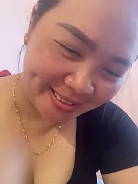 Snapshot of E-ll-A01 chatting on 03-02-26, 04:57 E-ll-A01 online show from 03-02-26, 04:57