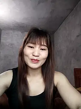 Lilinn  online show from 04-19-26, 12:00