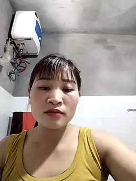 Lilinn  online show from 04-14-26, 05:56