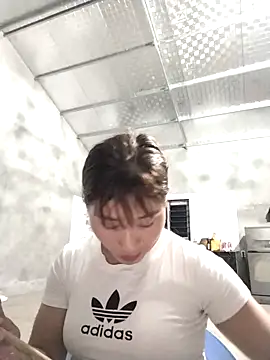 Snapshot of Lilinn_ chatting on 03-01-26, 11:43 Lilinn online show from 03-01-26, 11:43