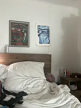 hollyharmd online show from 04-04-26, 03:57