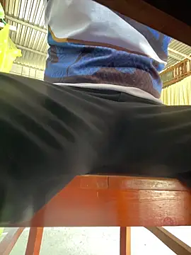 hoang15075 online show from 04-09-26, 07:58