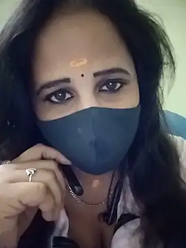 Snapshot of Tamil_Rani- chatting on 06-04-26, 06:01 Tamil Rani- online show from 06-04-26, 06:01