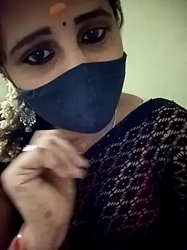 Snapshot of Tamil_Rani- chatting on 05-01-26, 05:07 Tamil Rani- online show from 05-01-26, 05:07