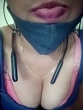 Snapshot of Tamil_Rani- chatting on 03-14-26, 06:47 Tamil Rani- online show from 03-14-26, 06:47