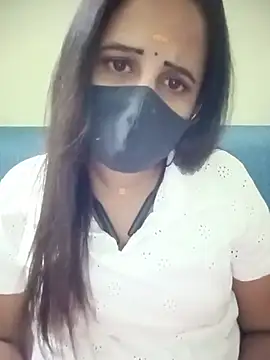 Snapshot of Tamil_Rani- chatting on 06-18-26, 09:36 Tamil Rani- online show from 06-18-26, 09:36