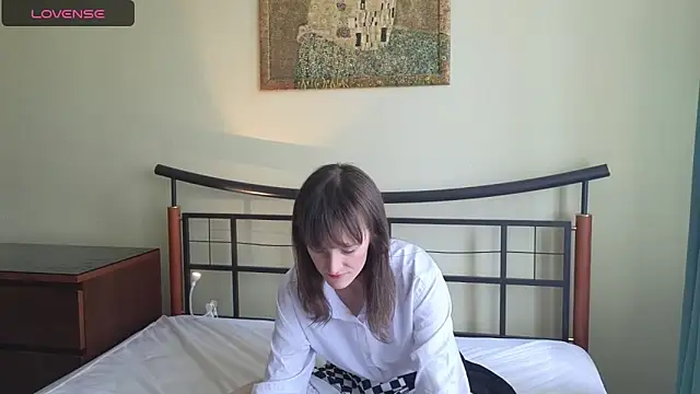 Tender Swan online show from 04-24-26, 08:27