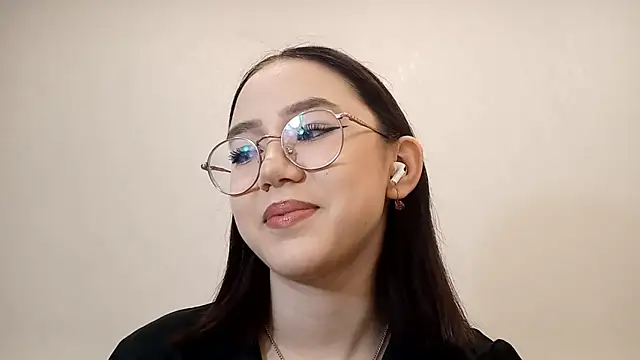 Snapshot of SolvedGlobe chatting on 03-01-26, 01:11 SolvedGlobe online show from 03-01-26, 01:11