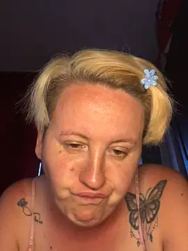 Snapshot of SofiaAmour chatting on 06-25-26, 06:35 SofiaAmour online show from 06-25-26, 06:35