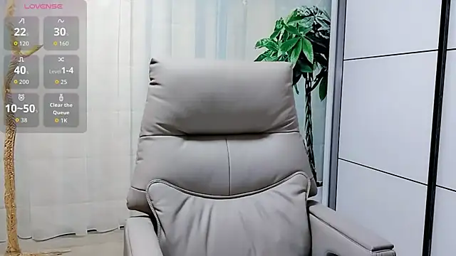 Snapshot of Naomi_NN chatting on 07-18-26, 02:09 Naomi NN online show from 07-18-26, 02:09