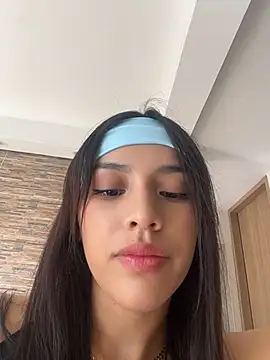 Mia-villalobos online show from 05-26-26, 02:15