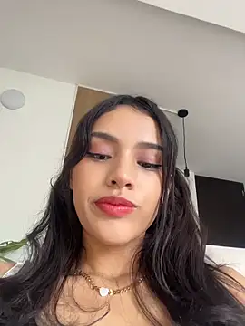 Mia-villalobos online show from 06-04-26, 02:22