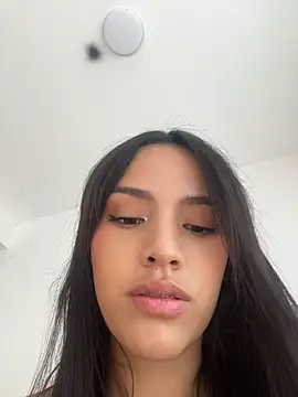 Mia-villalobos online show from 06-11-26, 02:03