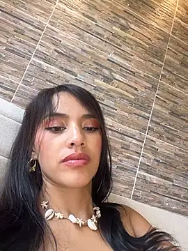 Mia-villalobos online show from 04-01-26, 04:37