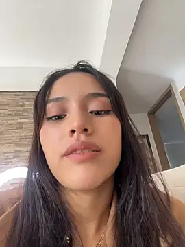 Mia-villalobos online show from 05-20-26, 02:14