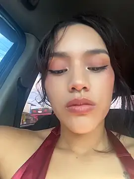 Mia-villalobos online show from 05-19-26, 01:18