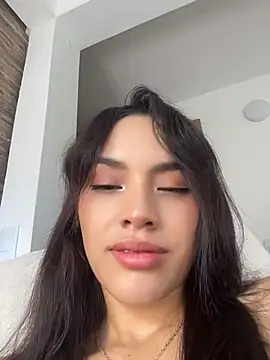 Mia-villalobos online show from 05-21-26, 01:30