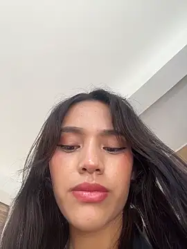 Mia-villalobos online show from 04-28-26, 01:37