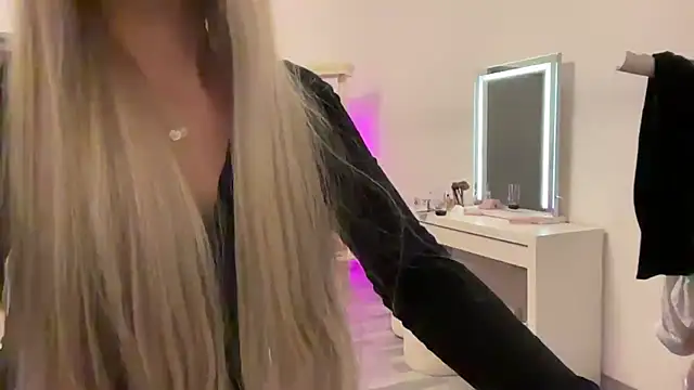 Naughtyblondex online show from 06-07-26, 09:20