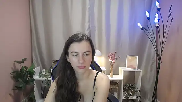 Snapshot of MistyBree chatting on 07-17-26, 08:11 MistyBree online show from 07-17-26, 08:11