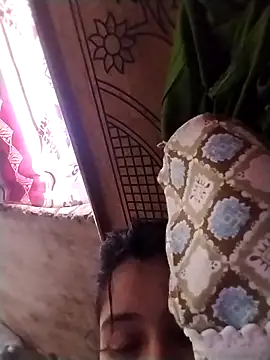 Snapshot of Hottie__baby chatting on 03-01-26, 02:06 Hottie baby online show from 03-01-26, 02:06