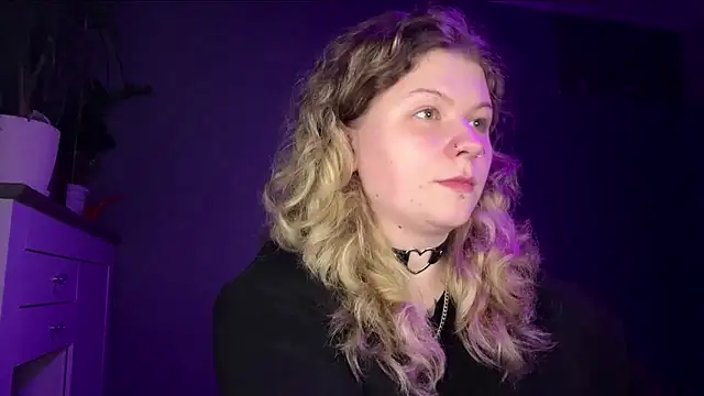 Snapshot of YoungAlina chatting on 06-05-26, 10:15 YoungAlina online show from 06-05-26, 10:15