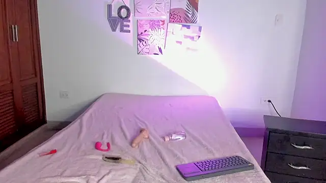 Aylah beckman online show from 04-04-26, 11:39