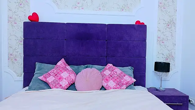 RaysaDrake online show from 04-15-26, 03:56