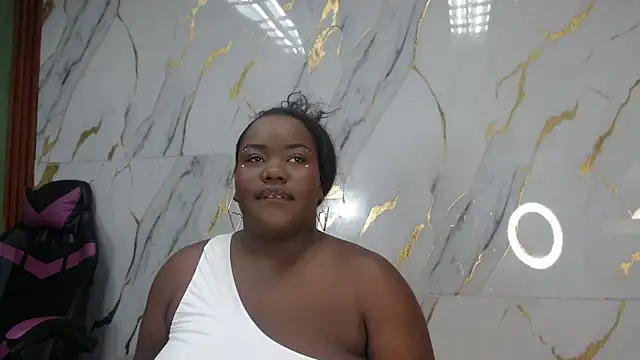 Snapshot of sophie_blake1 chatting on 04-25-26, 12:30 sophie blake1 online show from 04-25-26, 12:30