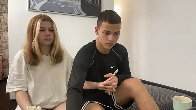 mirel couple online show from 04-25-26, 11:57