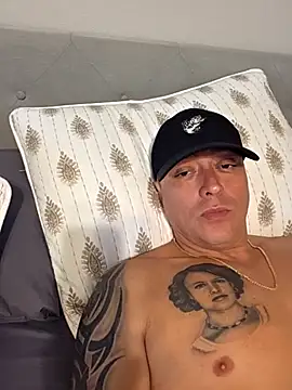 Snapshot of DoggiiDick chatting on 02-28-26, 06:29 DoggiiDick online show from 02-28-26, 06:29