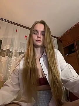 LunaVey online show from 08-05-26, 06:13