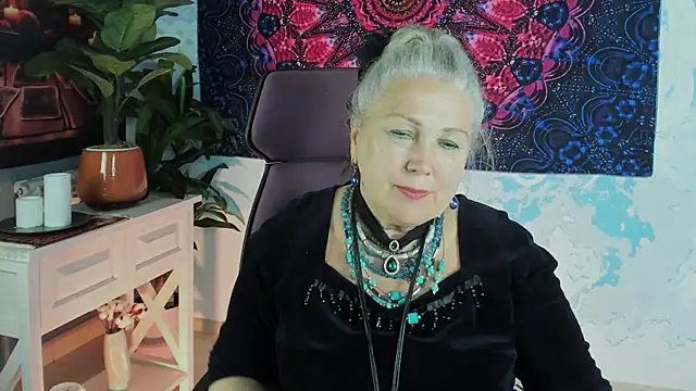 Snapshot of LilaMaharani chatting on 06-16-26, 01:55 LilaMaharani online show from 06-16-26, 01:55