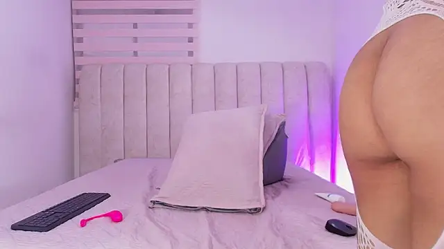 sofi velezz online show from 03-15-26, 12:01