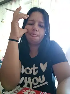Snapshot of roxana_e43 chatting on 07-05-26, 06:20 roxana e43 online show from 07-05-26, 06:20