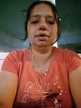 Snapshot of roxana_e43 chatting on 06-01-26, 07:13 roxana e43 online show from 06-01-26, 07:13